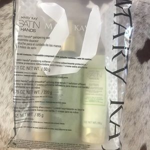 Mary Kay satin hands set